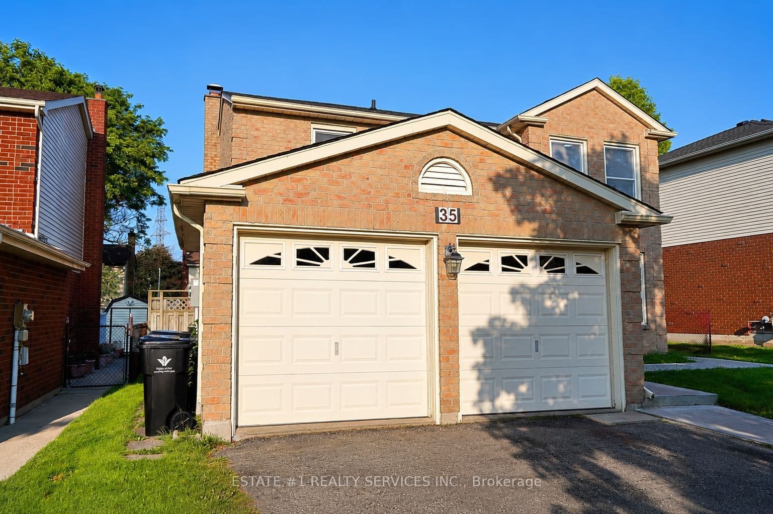35 Golden Meadow Drive, Kitchener, ON N2N 2L9