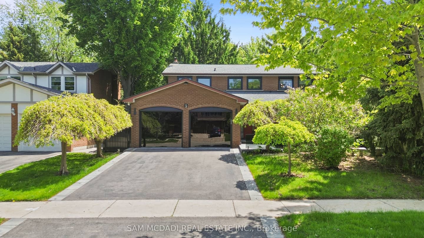 5 Canterbury Crescent, Toronto, ON M9A 5A4