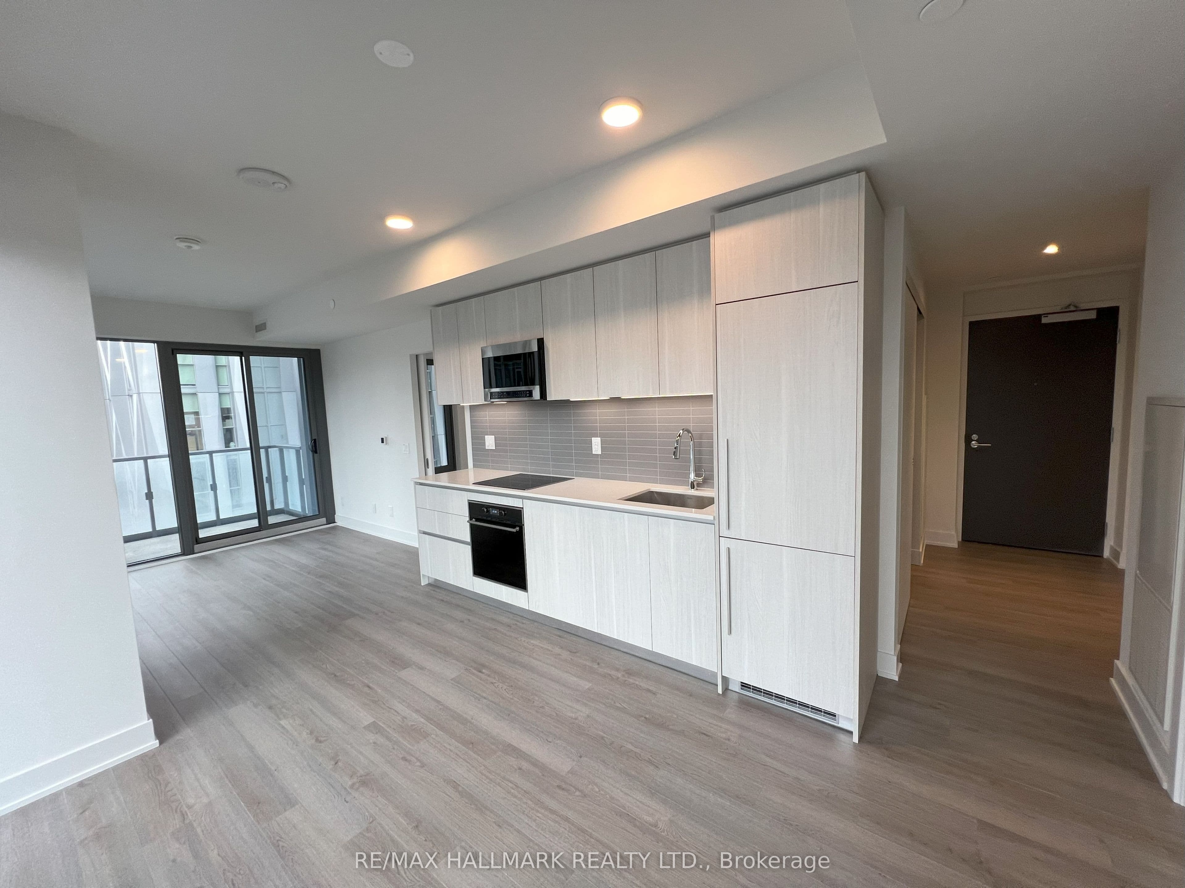 8 Cumberland Street 1402, Toronto, ON M4W 0B6