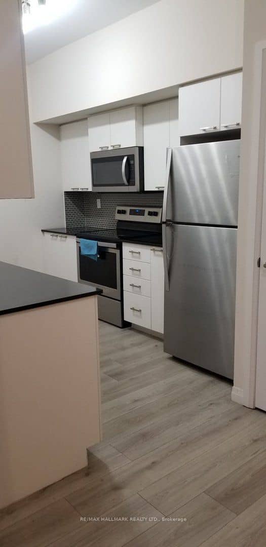 2152 Lawrence Avenue 105, Toronto, ON M1R 0B5