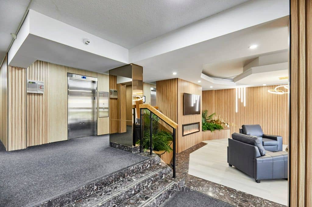 1210 Radom Street 208, Pickering, ON L1W 2Z3