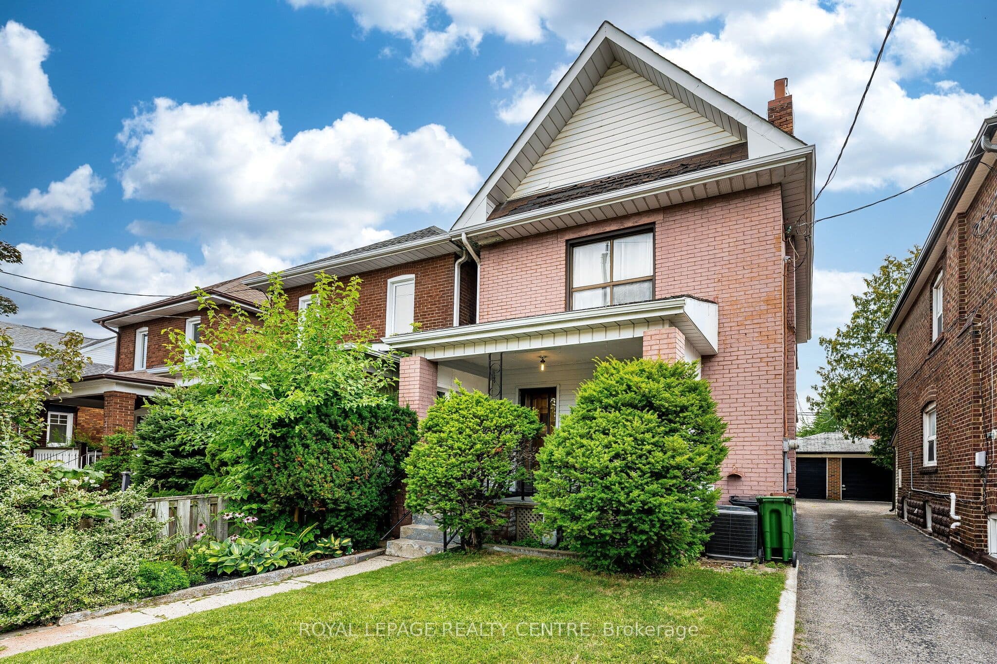 115 Priscilla Avenue, Toronto, ON M6S 3W4