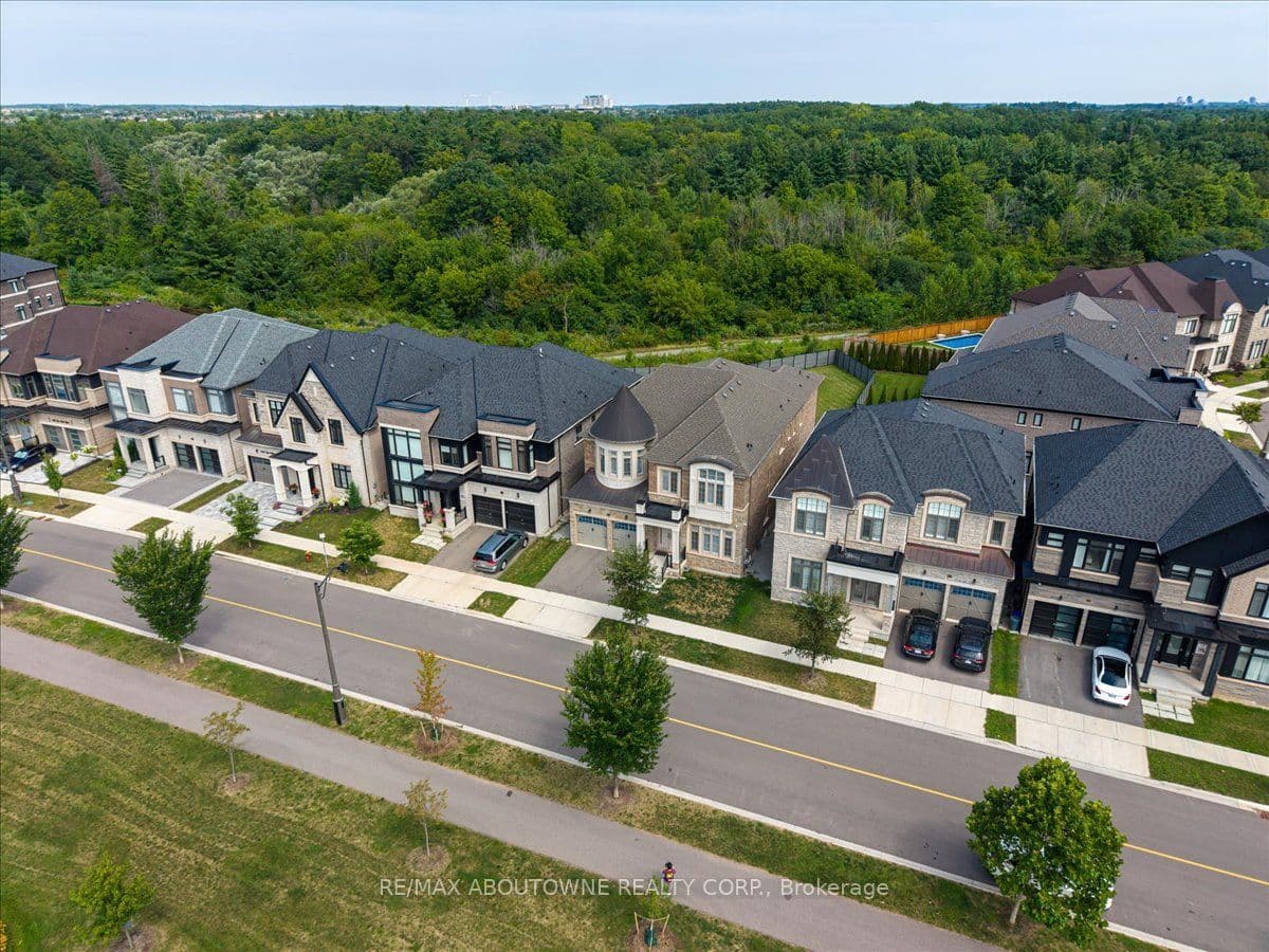 2359 Saw Whet Boulevard, Oakville, ON L6M 5M8