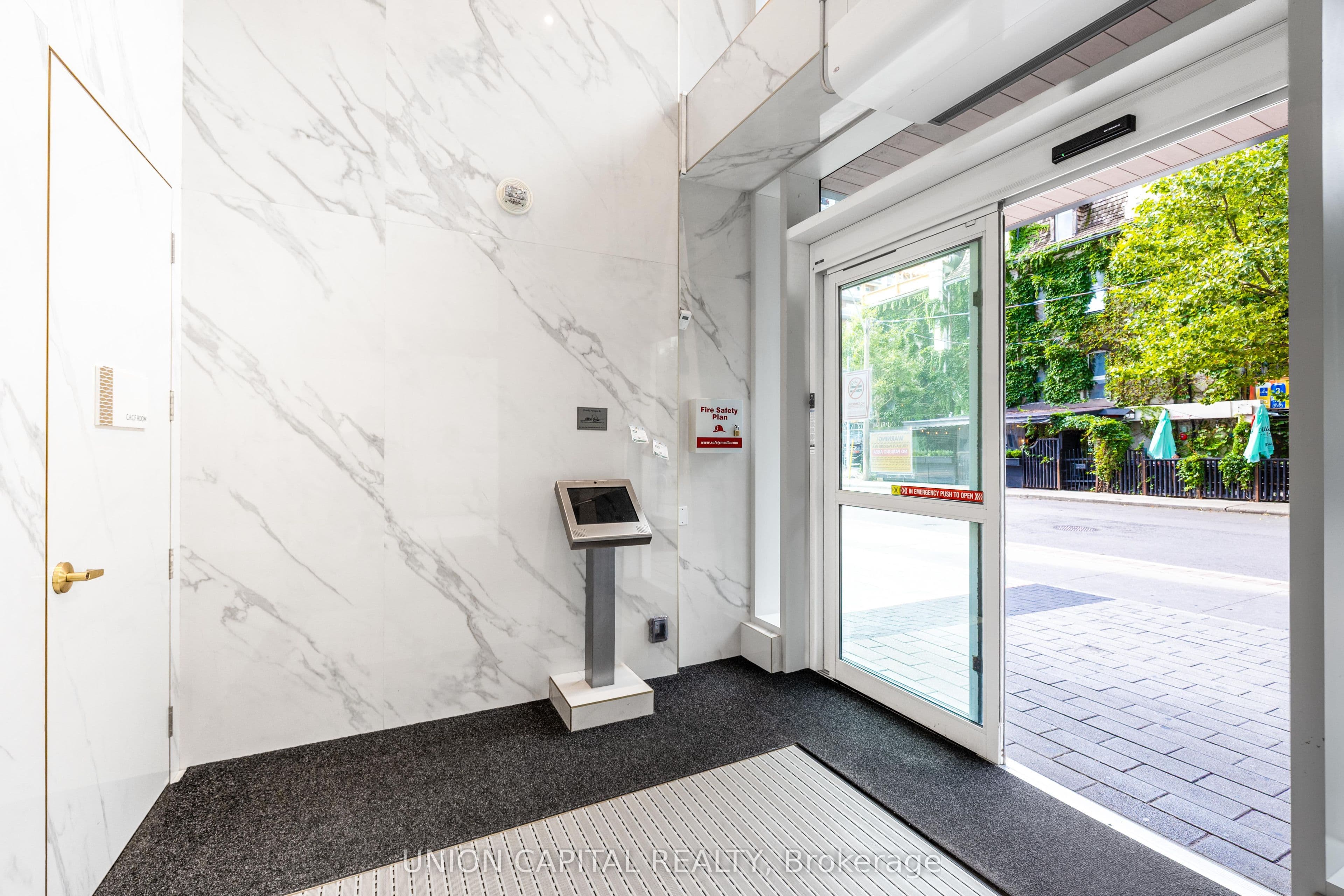 85 Wood Street PH01, Toronto, ON M4Y 0E8