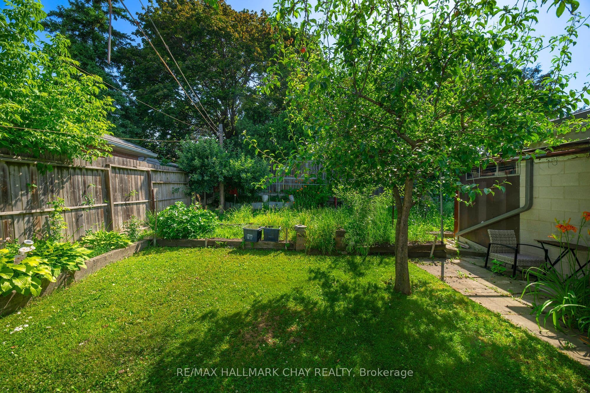 23 Chappel Hill Road, Toronto, ON M3M 1M1
