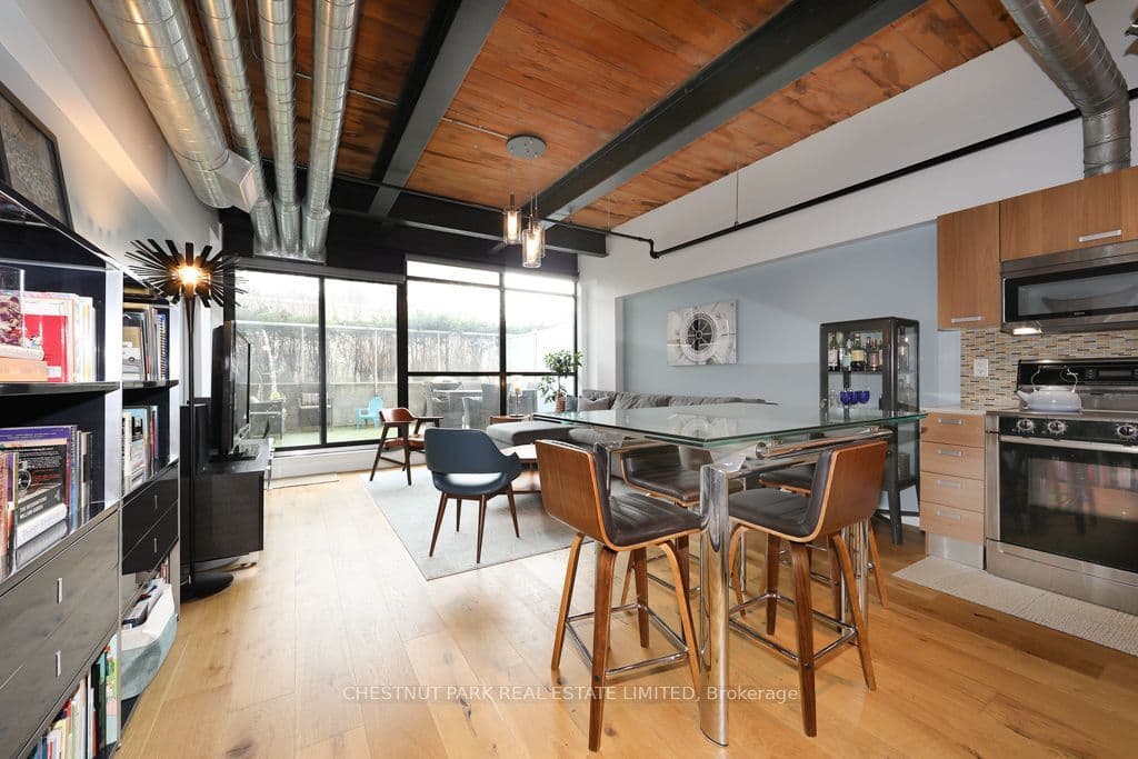 43 Hanna Avenue 202, Toronto, ON M6K 1X1