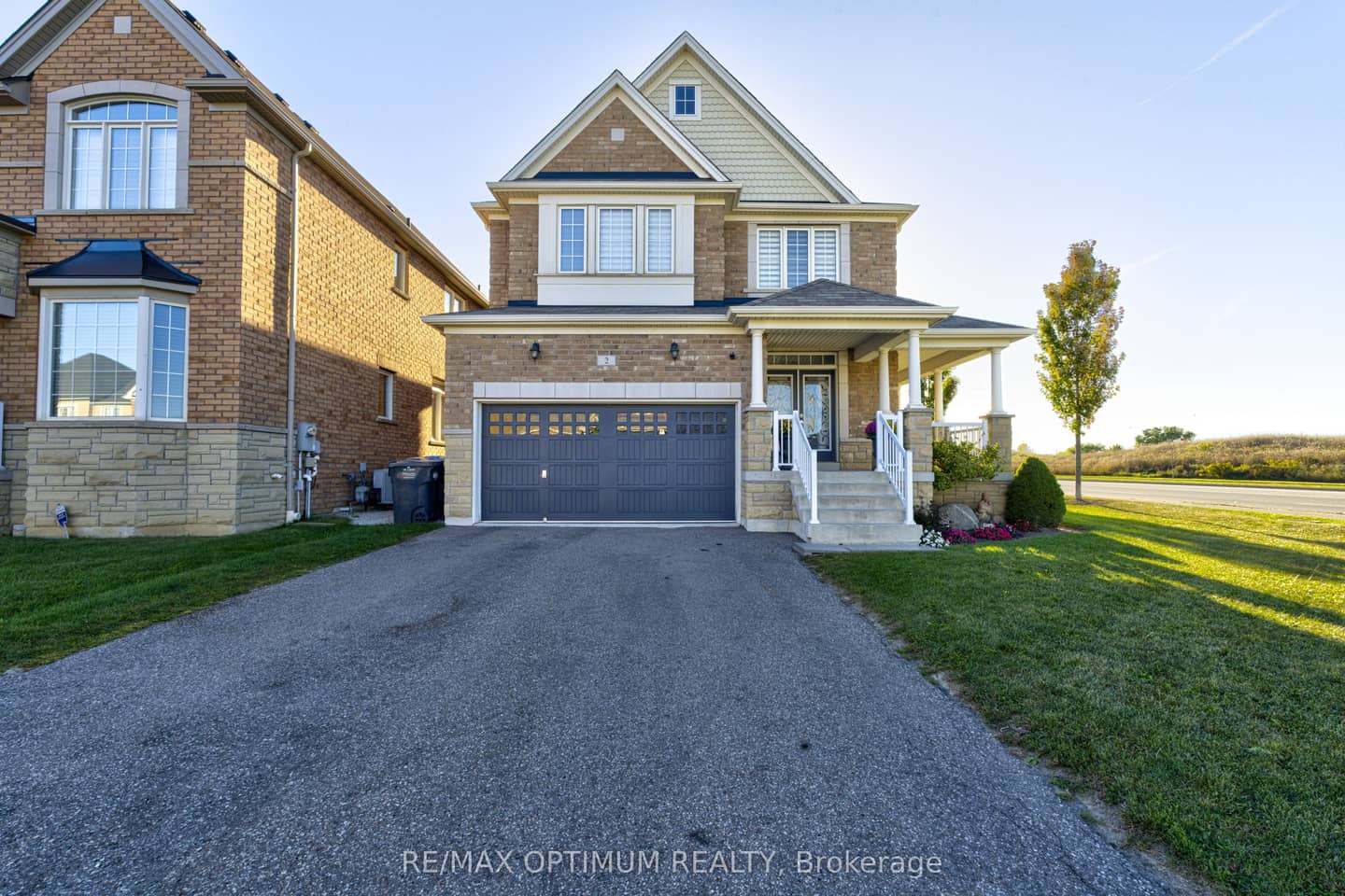 2 Stonecrop Road, Brampton, ON L6Y 2Z3