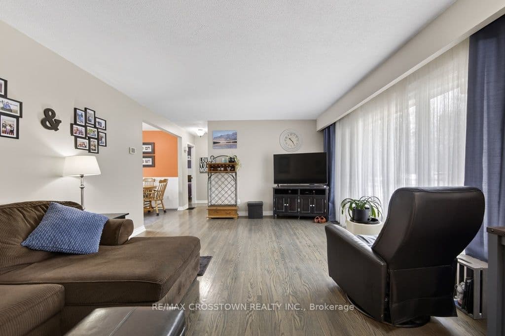 15 Smallman Drive, Wasaga Beach, ON L9Z 1L1