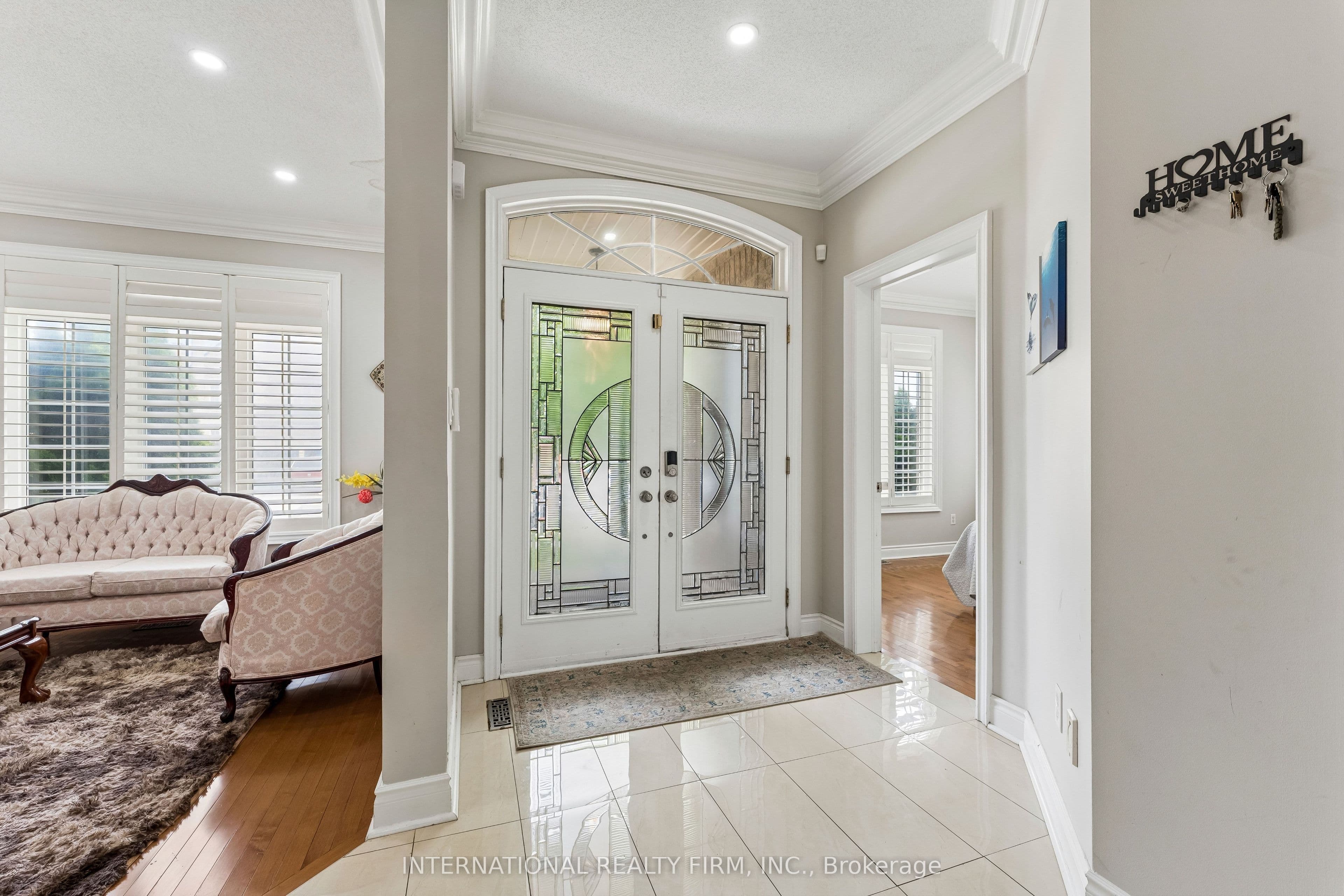8 Redwillow Road, Brampton, ON L6P 2A3
