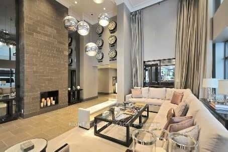 35 Hayden Street 2601, Toronto, ON M4Y 3C3
