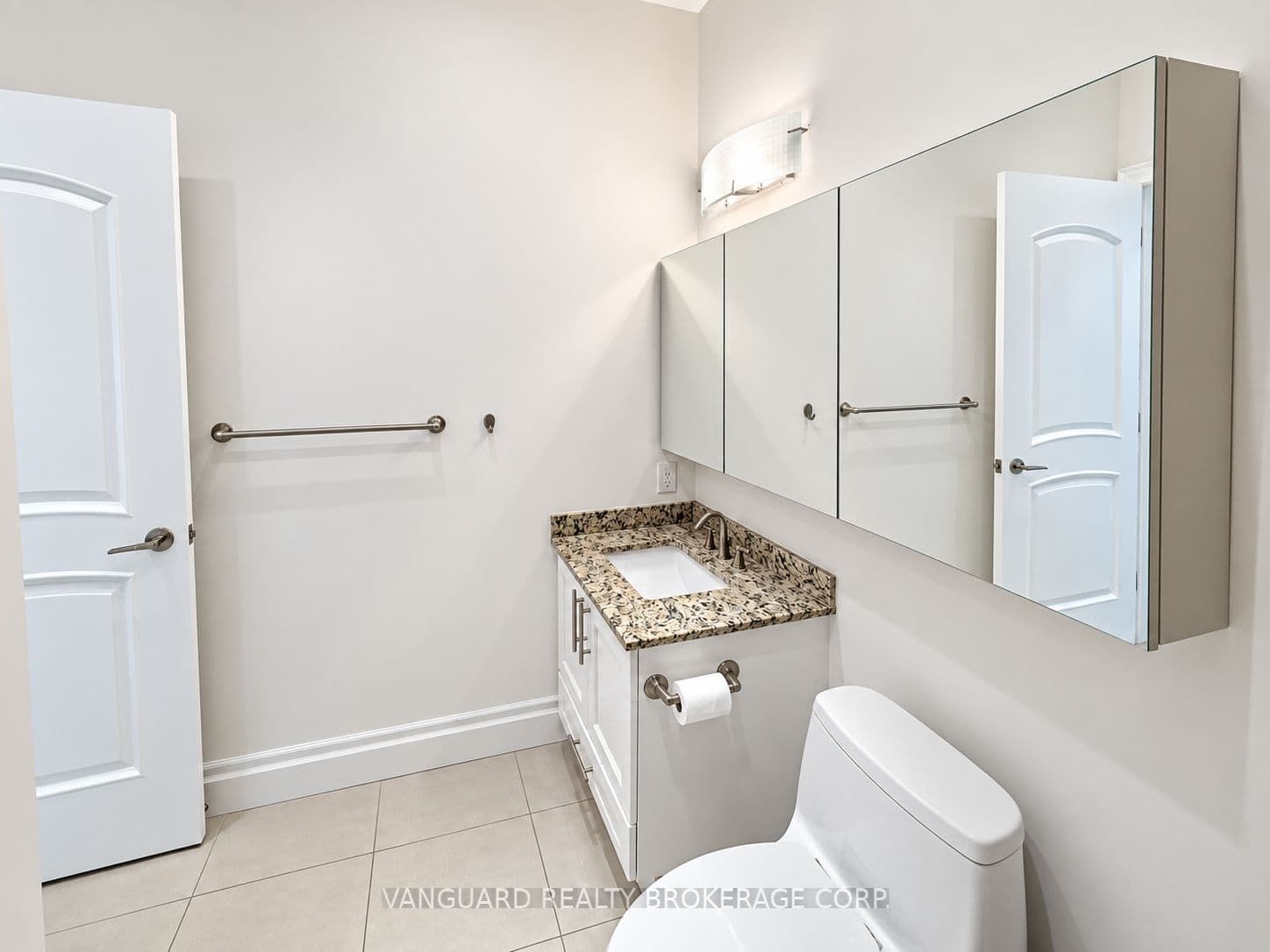 16 Harbour Street 5104, Toronto, ON M5J 2C7