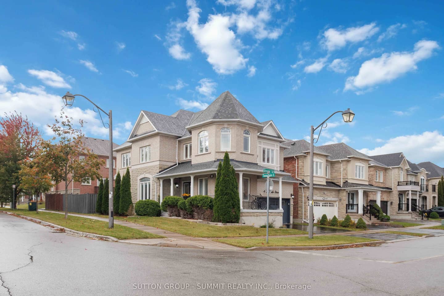 4 Teasdale Street, Ajax, ON L1Z 2A6
