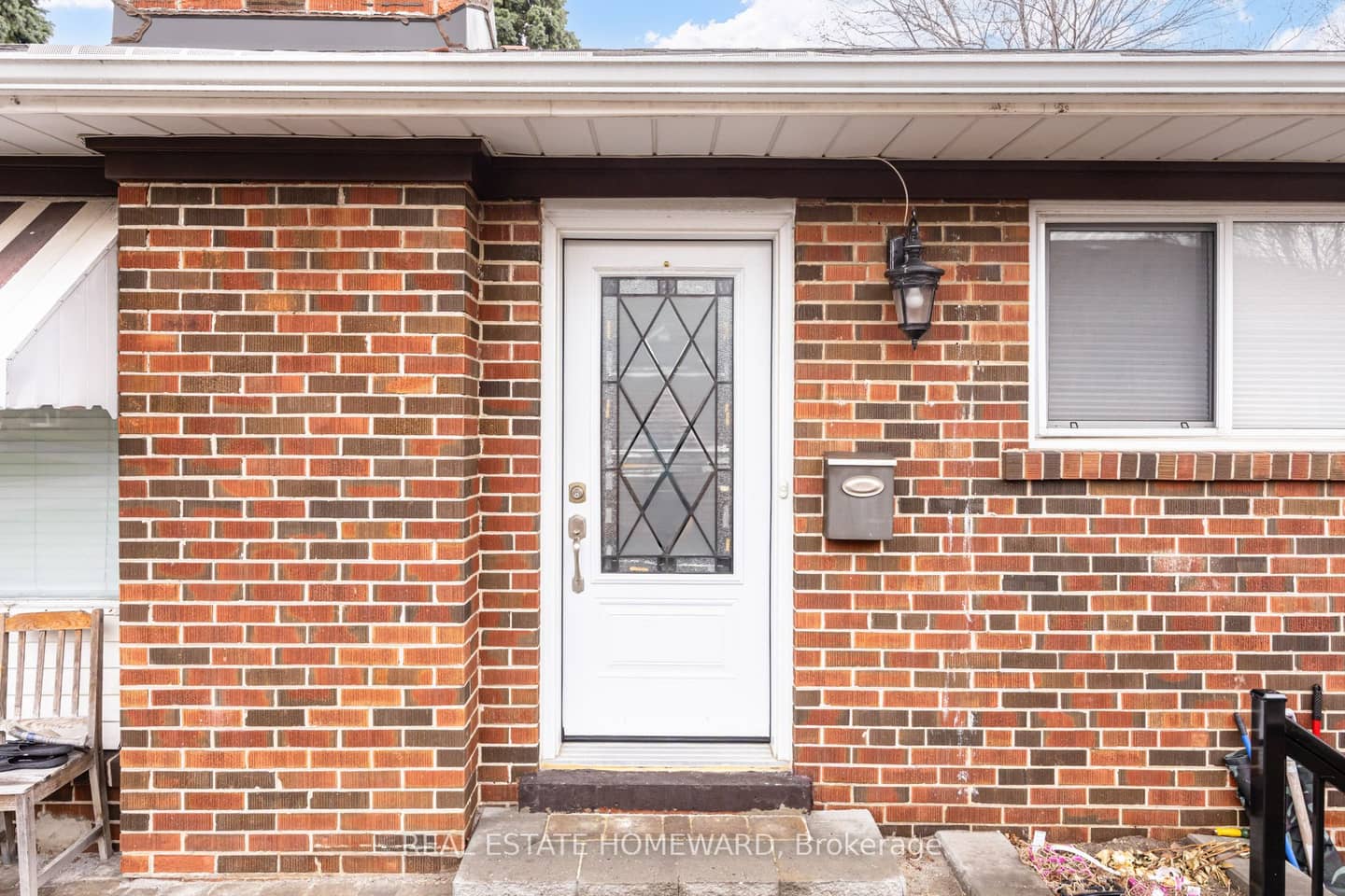 4 Moorecroft Crescent, Toronto, ON M1K 3V1