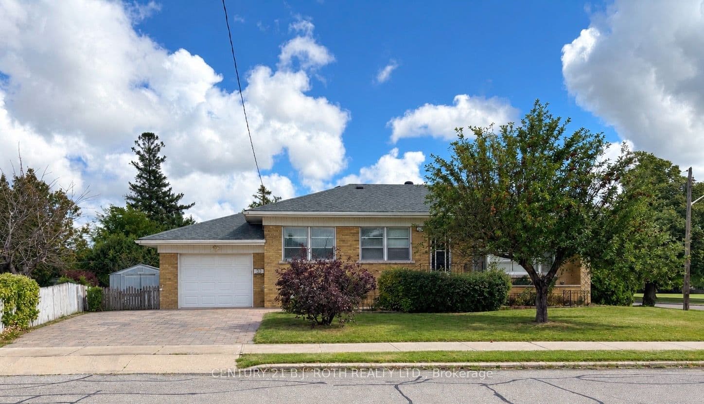 33 Lewiston Road, Toronto, ON M1P 1X8