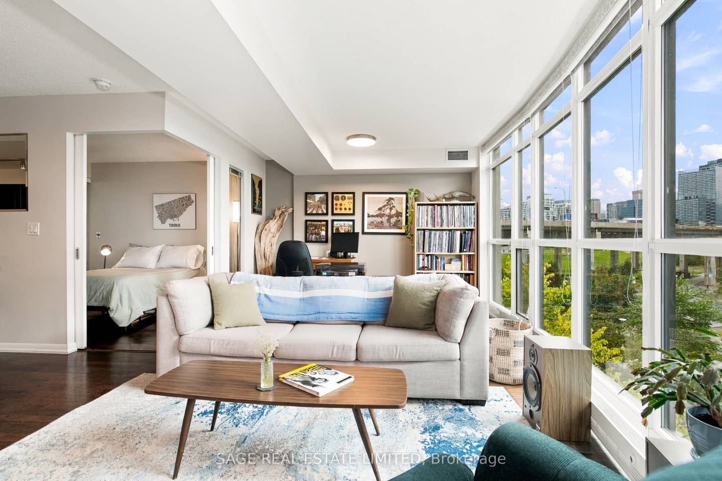 209 Fort York Boulevard 579, Toronto, ON M5V 4A1
