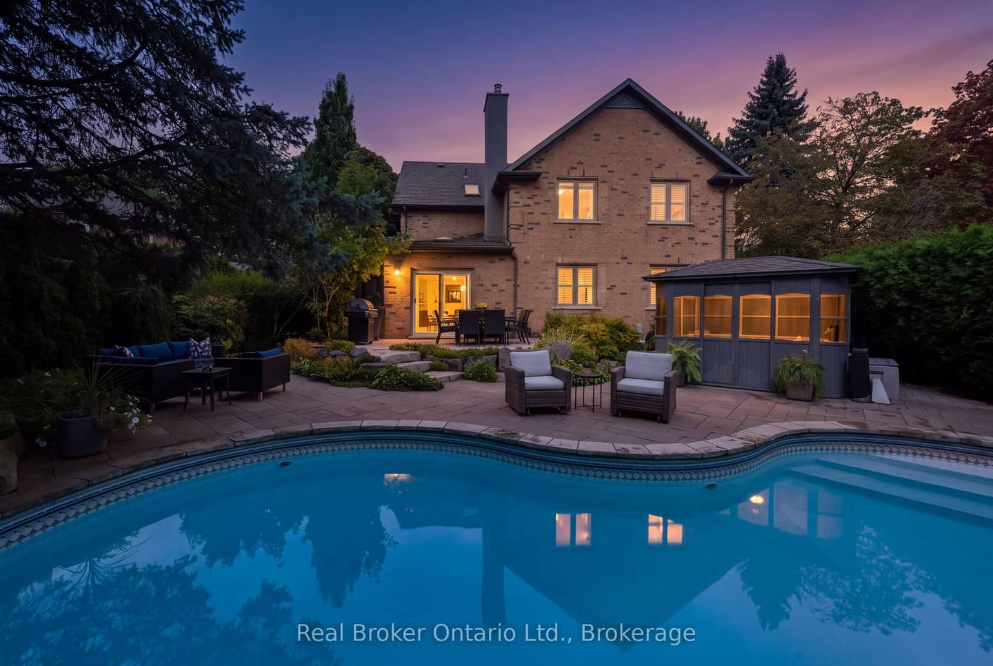 3270 Shelburne Place, Oakville, ON L6L 5V9