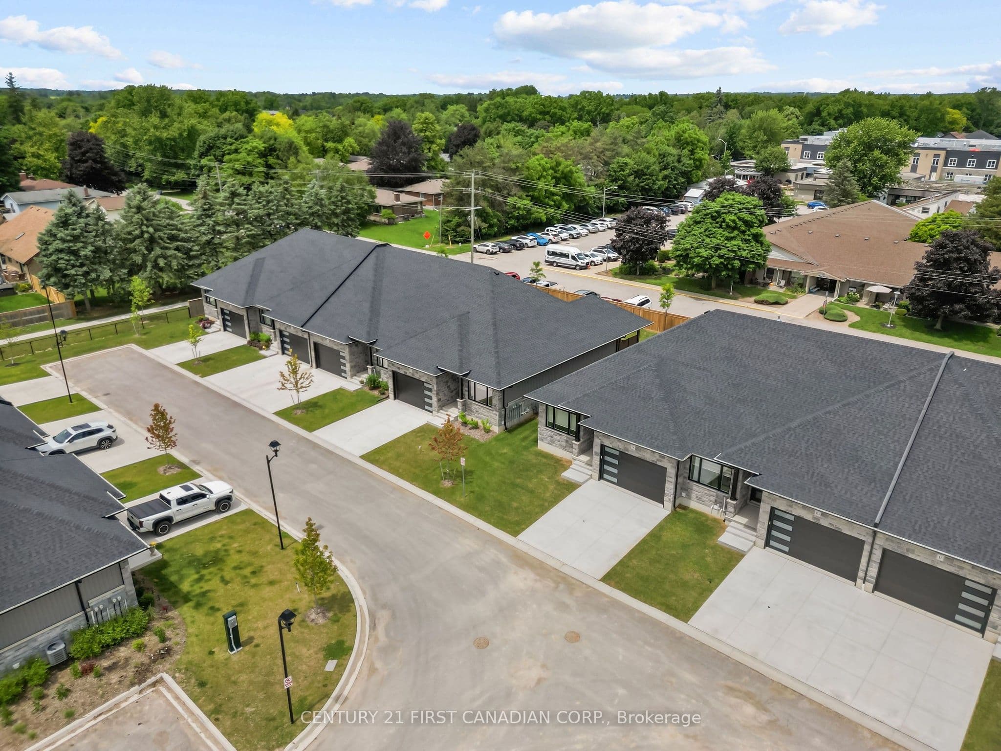 32 Postma Crescent 12, North Middlesex, ON N0M 1A0