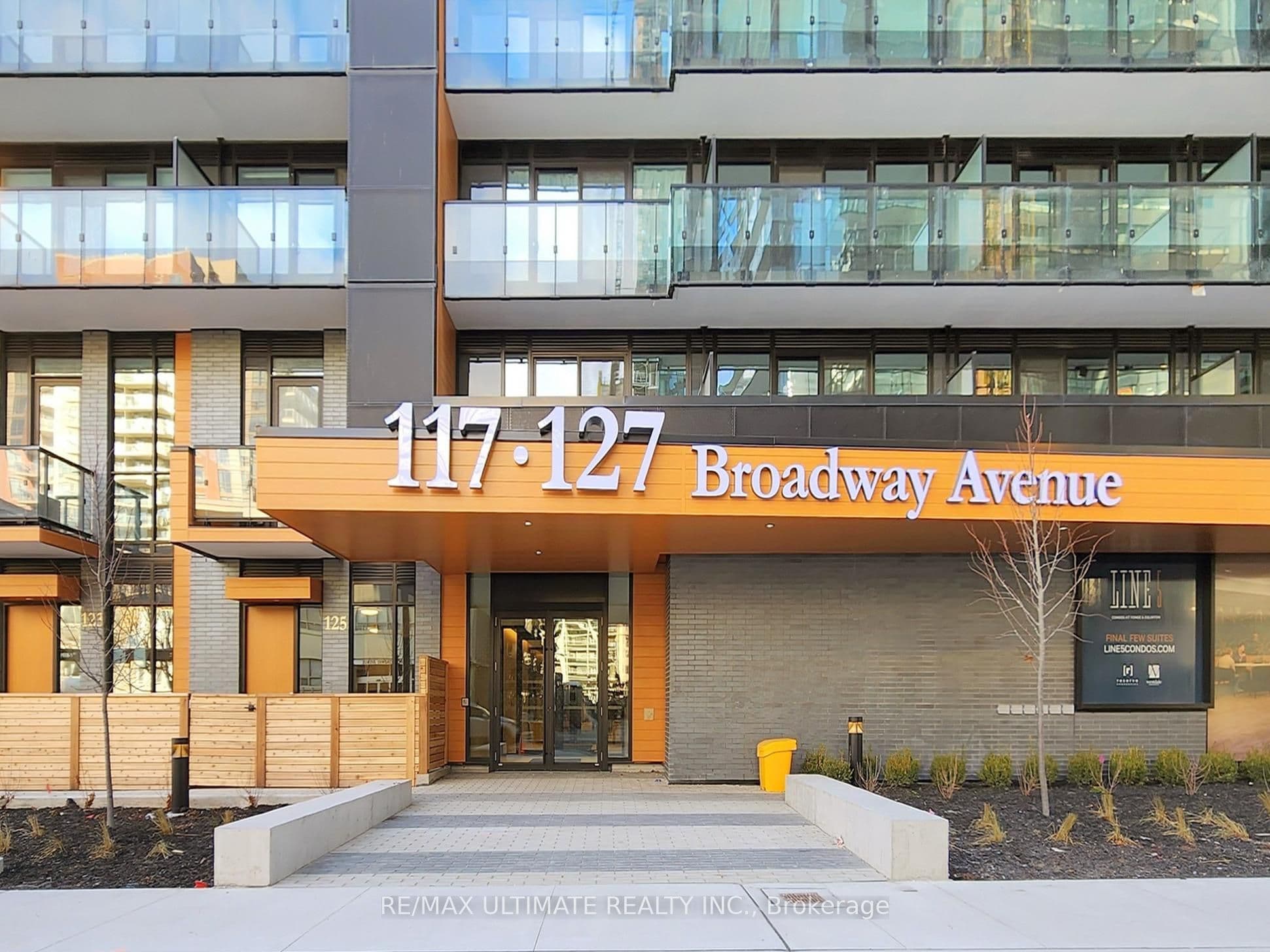117 Broadway Avenue 207, Toronto, ON M4P 1V3
