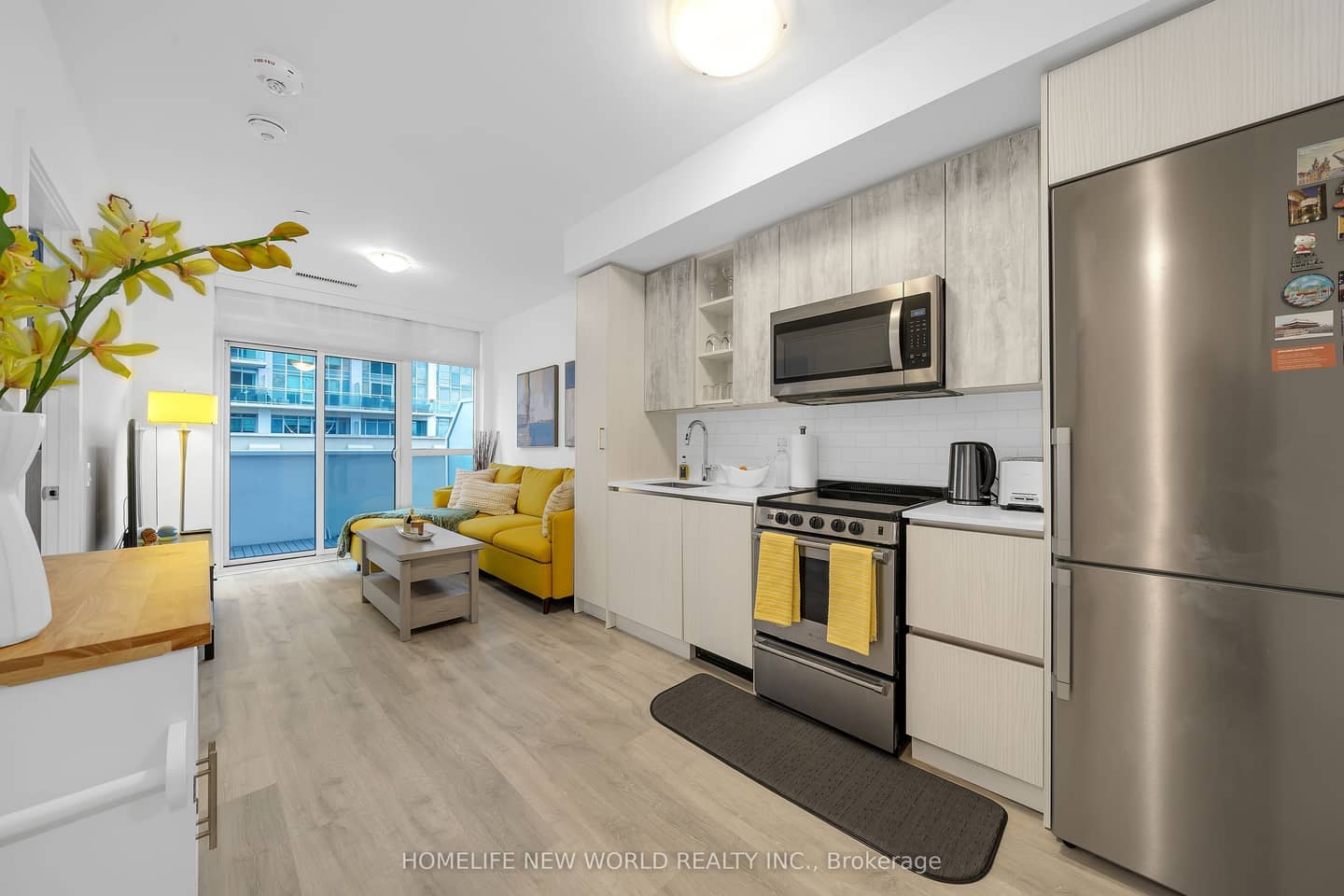 251 Manitoba Street 412, Toronto, ON M8Y 0C7