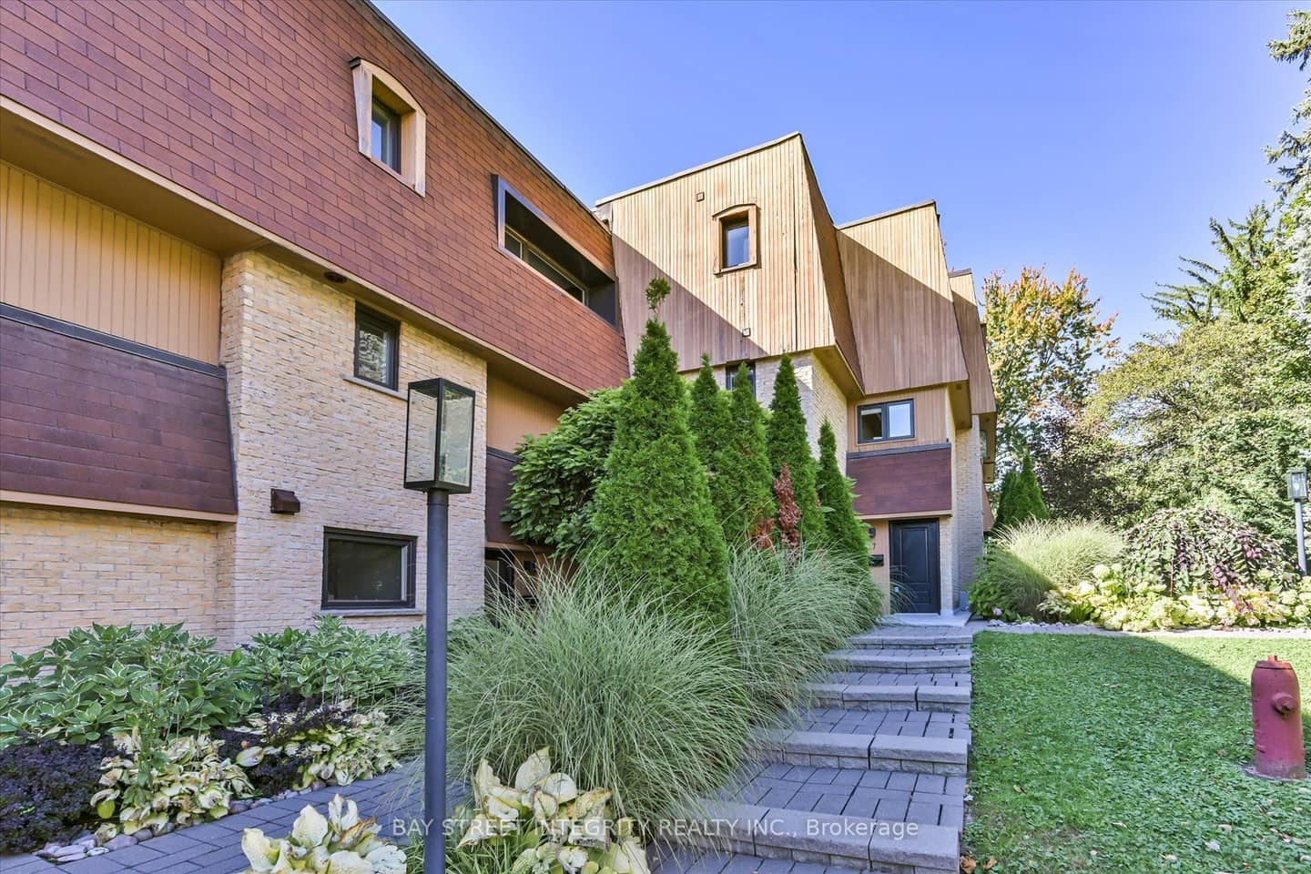 250 Erskine Avenue 7, Toronto, ON M4P 1Z4