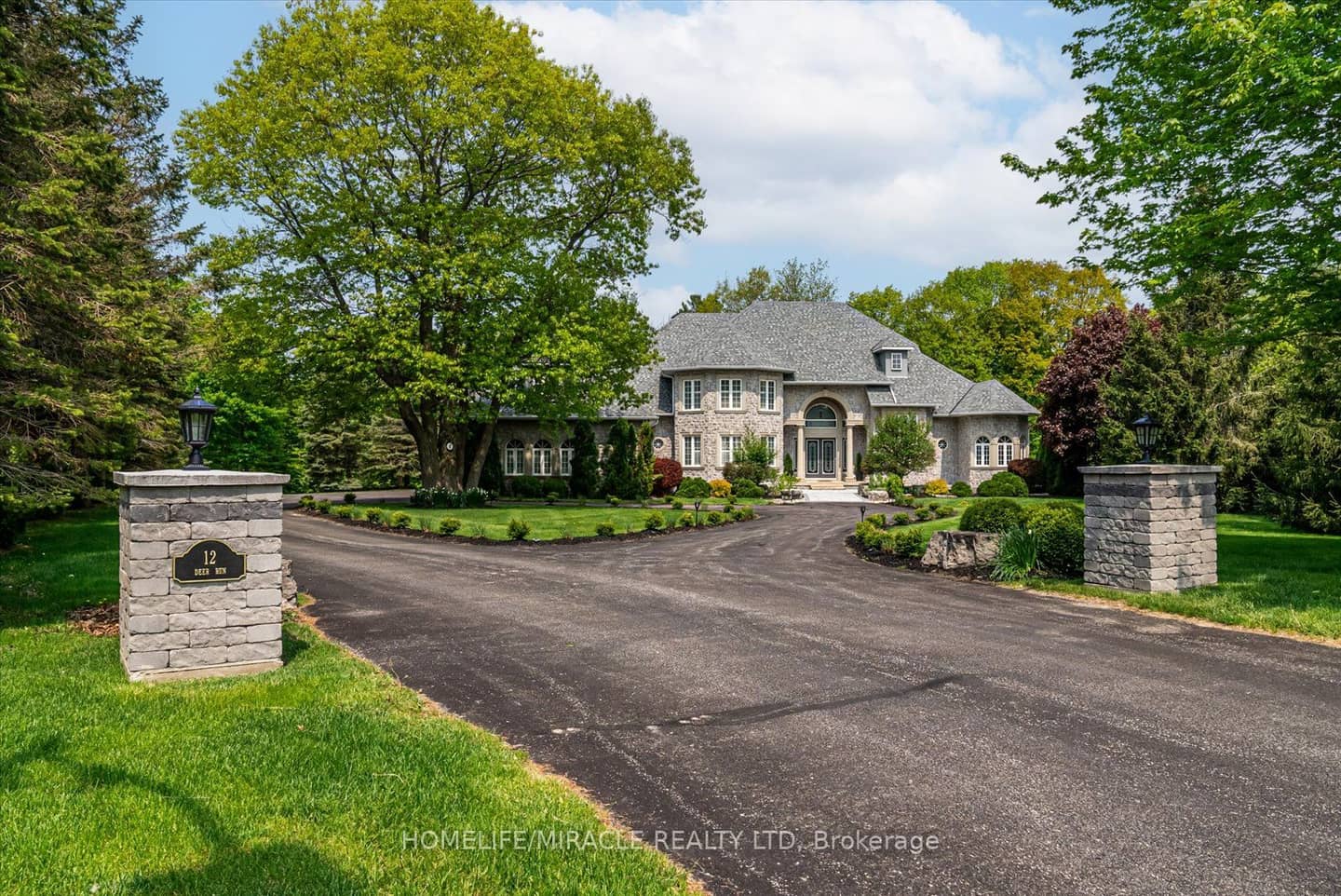 12 Deer Run, Uxbridge, ON L9P 0K9
