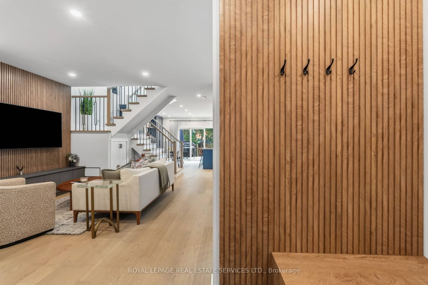 865 Windermere Avenue, Toronto, ON M6S 3M8