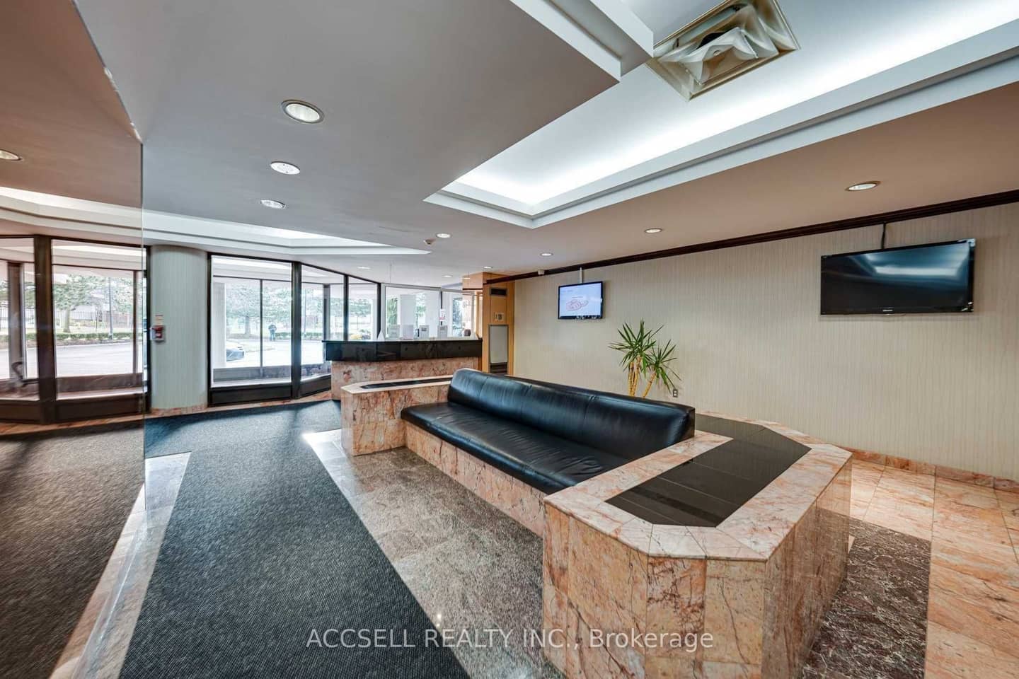 1 Rowntree Road 1714, Toronto, ON M9V 5G7