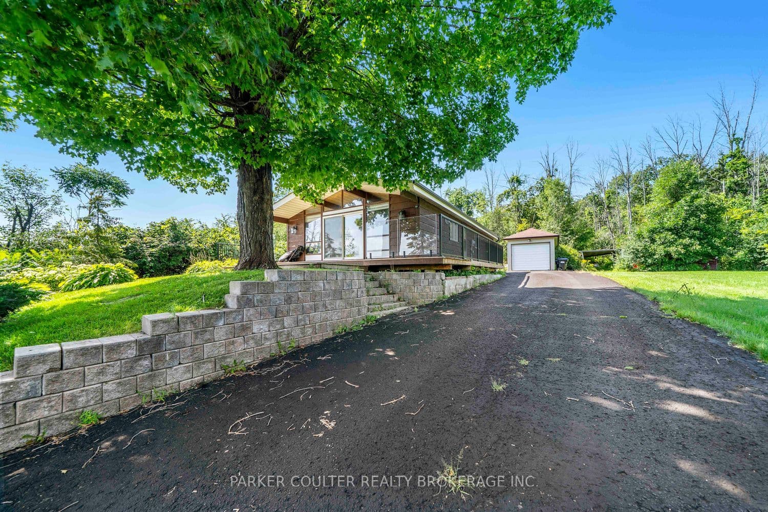 2238 Lakeshore Road E, Oro-Medonte, ON L0L 1T0