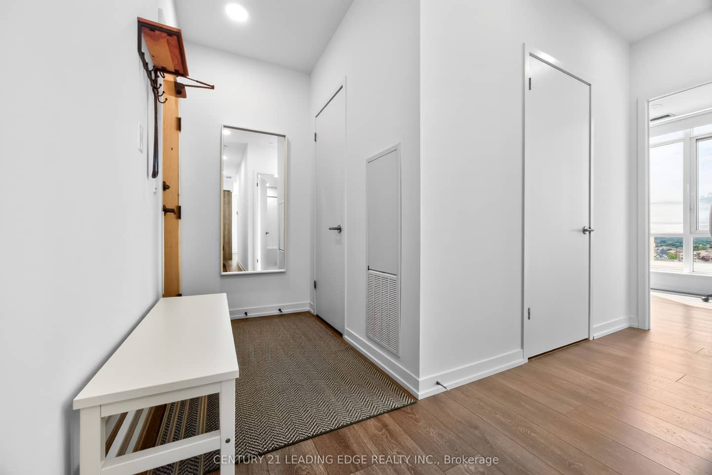 8 Beverley Glen Boulevard 1010, Vaughan, ON L4J 0L5