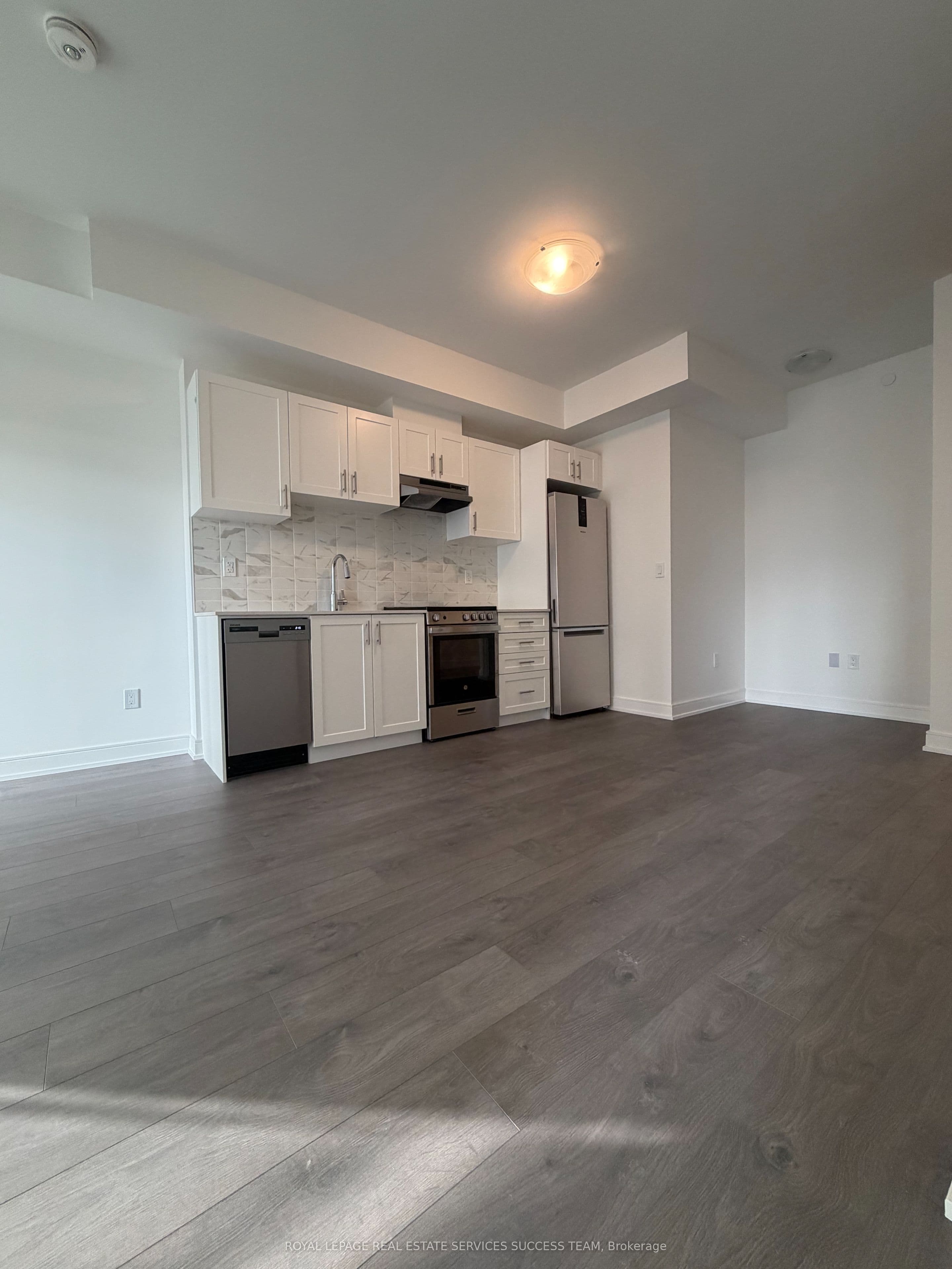 715 Davis Drive B809, Newmarket, ON L3Y 0J2