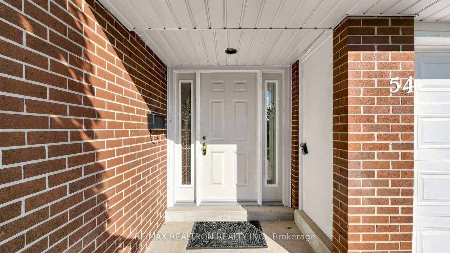 54 Dolly Varden Boulevard, Toronto, ON M1H 2K4