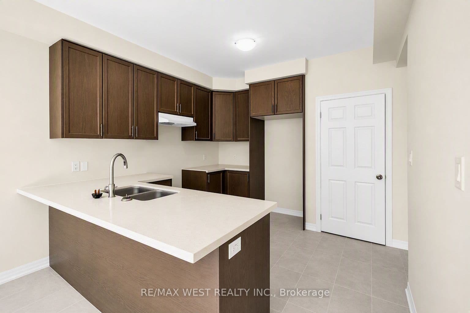 43 Ed Ewert Avenue, Clarington, ON L1B 0W7