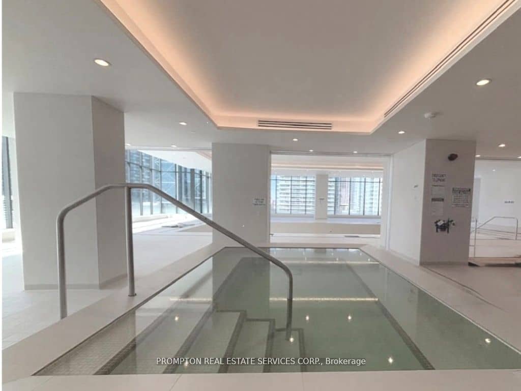 1 CONCORD CITYPLACE Way 2207, Toronto, ON M5V 0X3