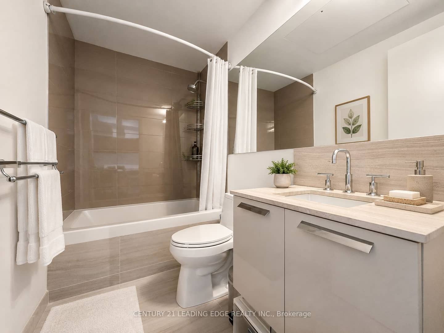 50 Charles Street E 3906, Toronto, ON M4Y 0C3