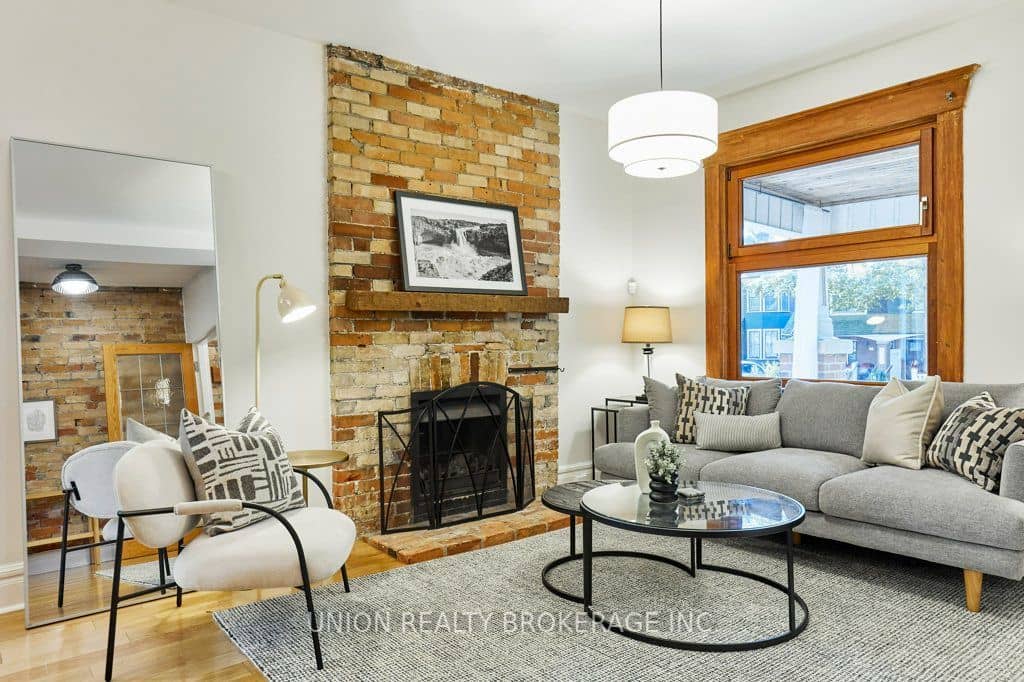 16 Cedar Avenue, Toronto, ON M4E 1K2