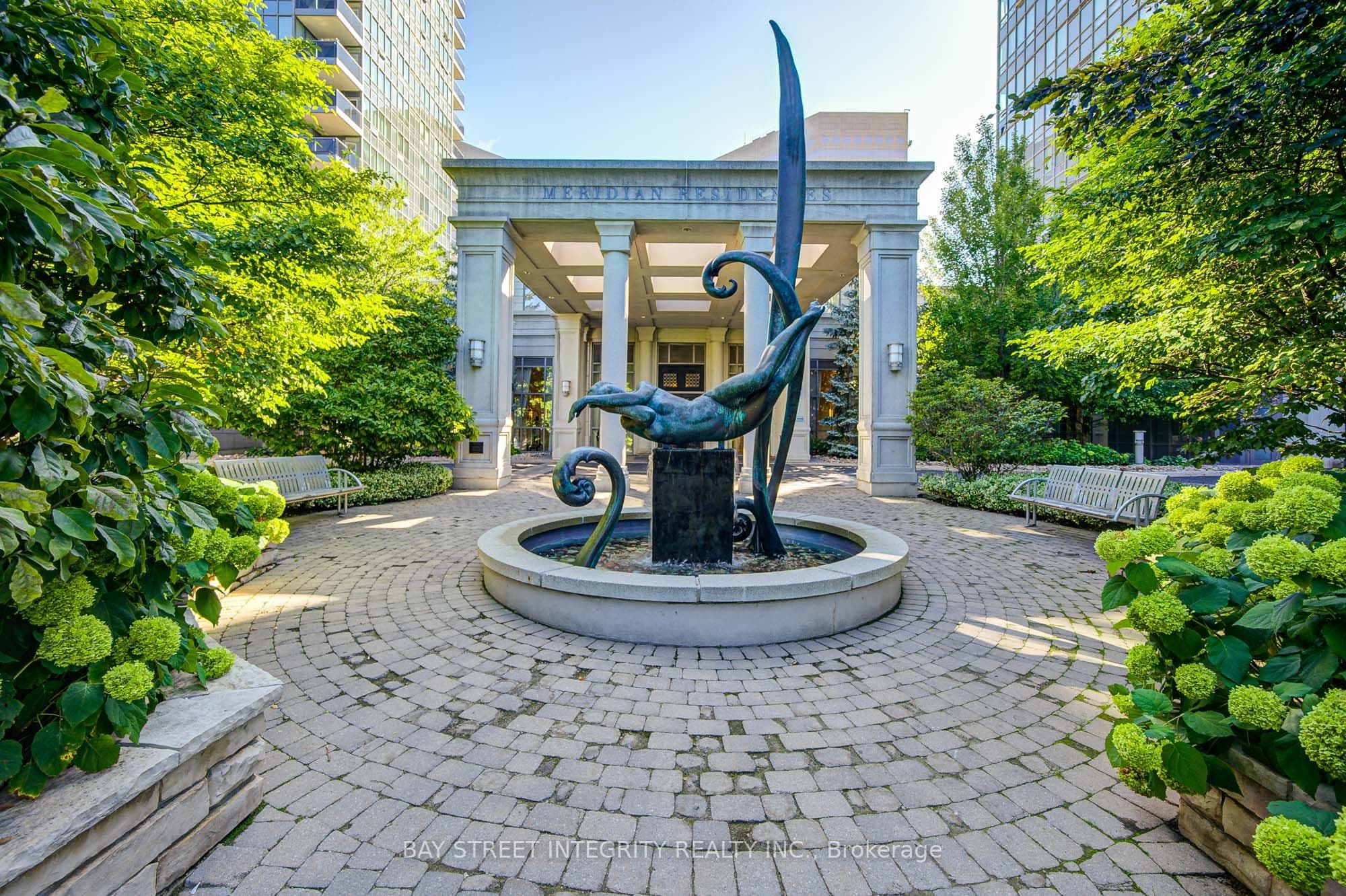 25 Greenview Avenue 1318, Toronto, ON M2M 0A5