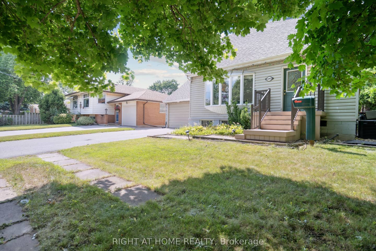 2343 Mountainside Drive, Burlington, ON L7P 1C1