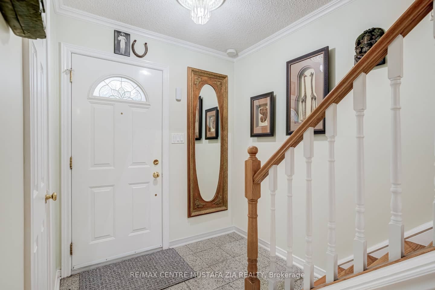 2440 Bromsgrove Road 100, Mississauga, ON L5J 4J7