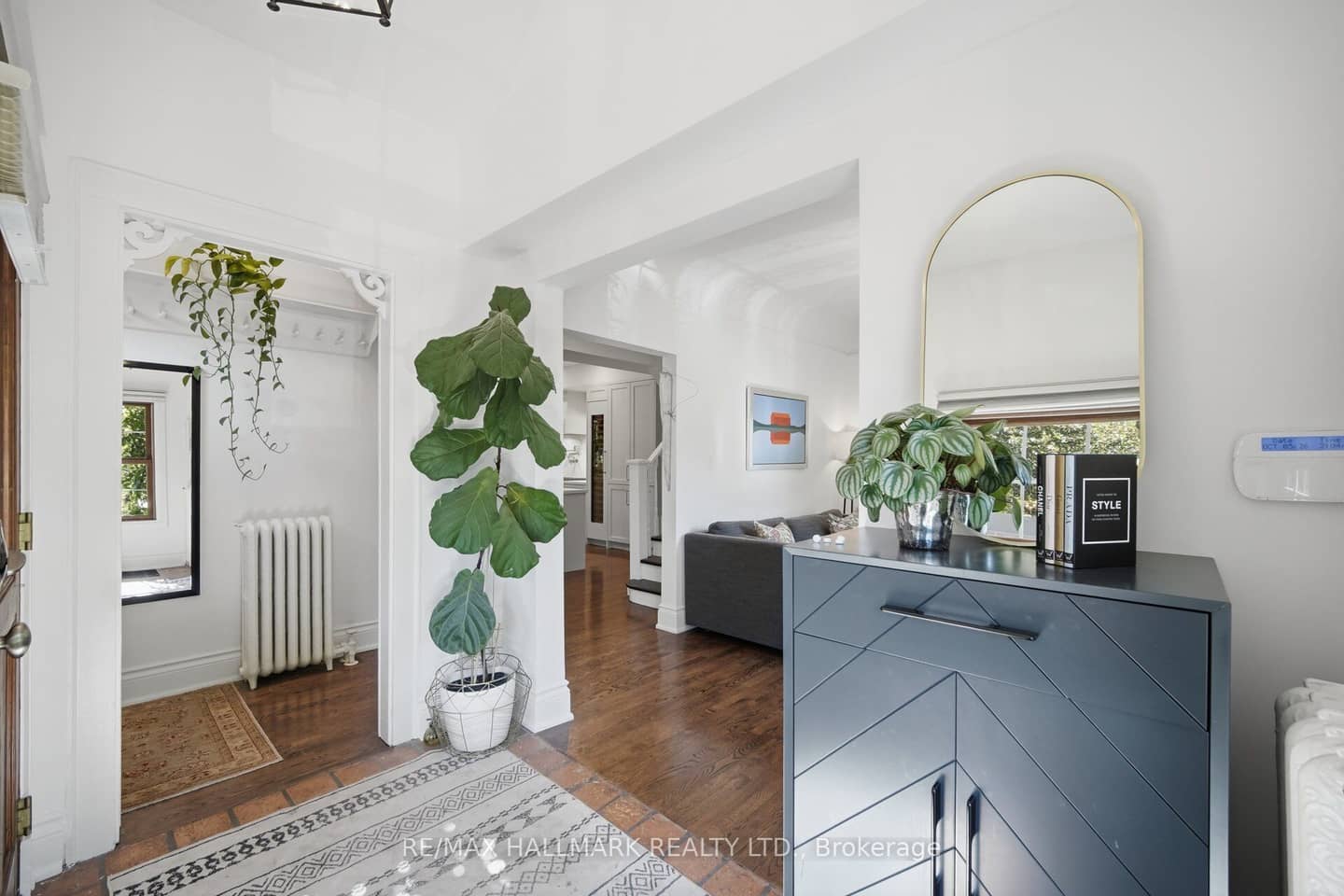22 Pretoria Avenue, Toronto, ON M4K 1T3
