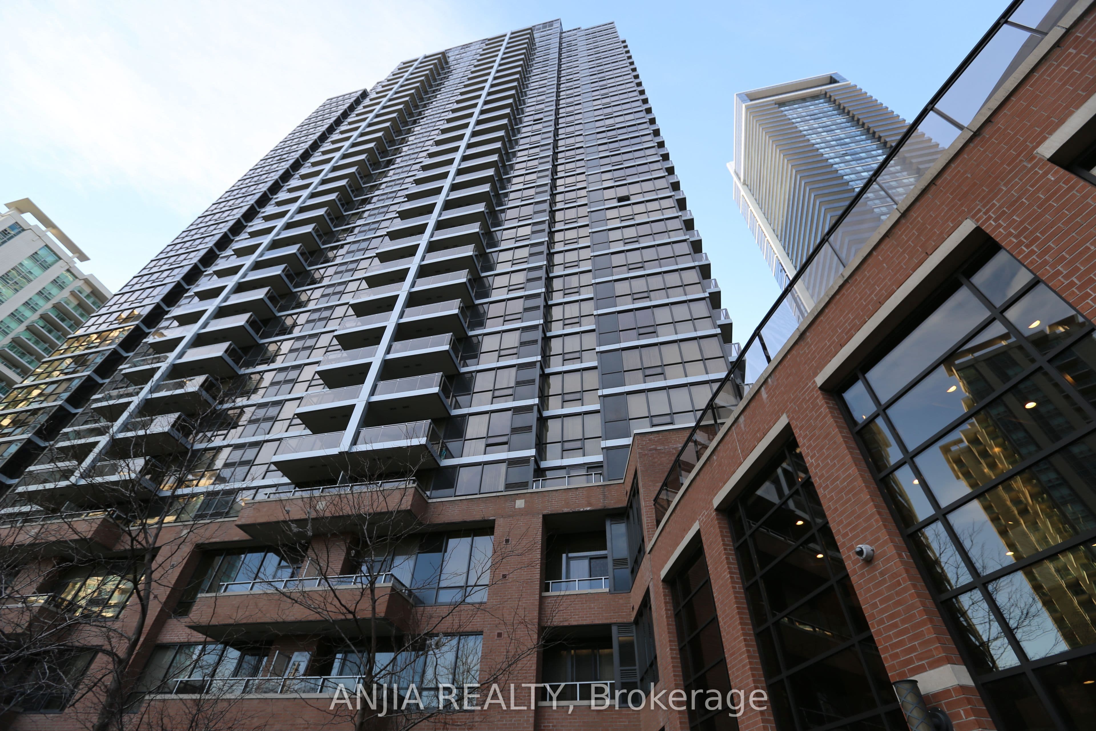 33 Sheppard Avenue E, Toronto, ON M2N 7K1