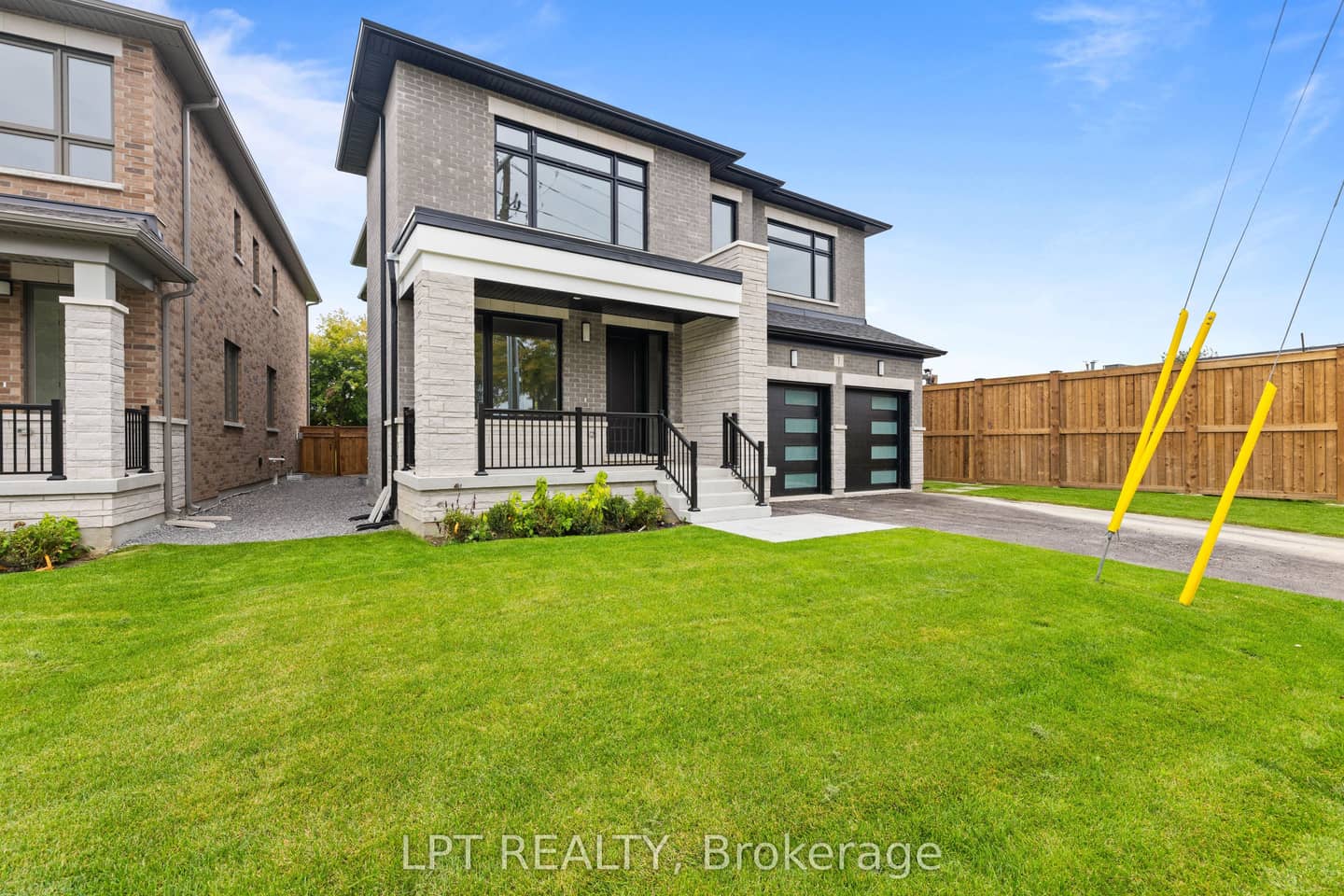 1 Richmond Park Drive, Georgina, ON L4P 0H2