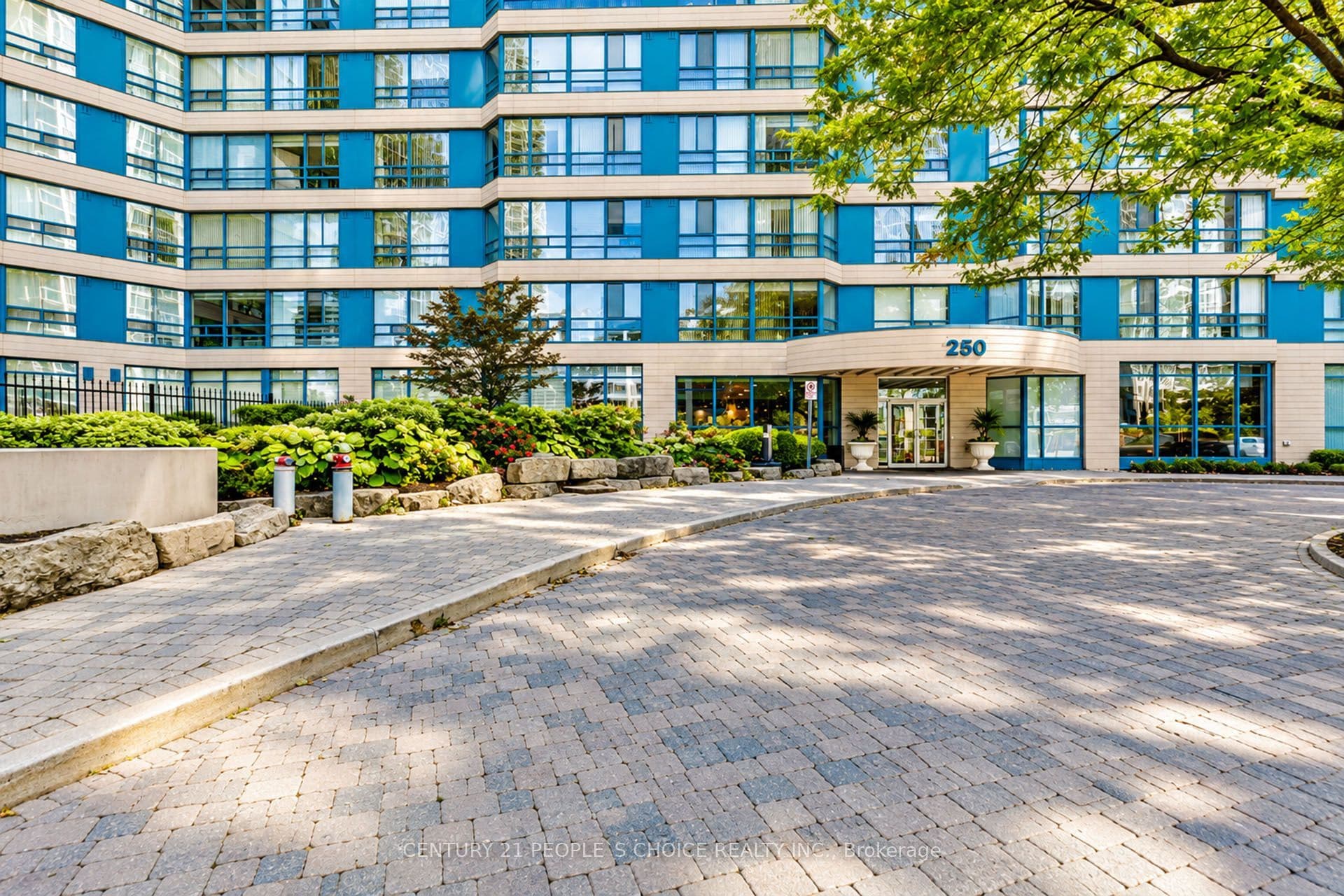 250 Webb Drive 1015, Mississauga, ON L5B 3Z4