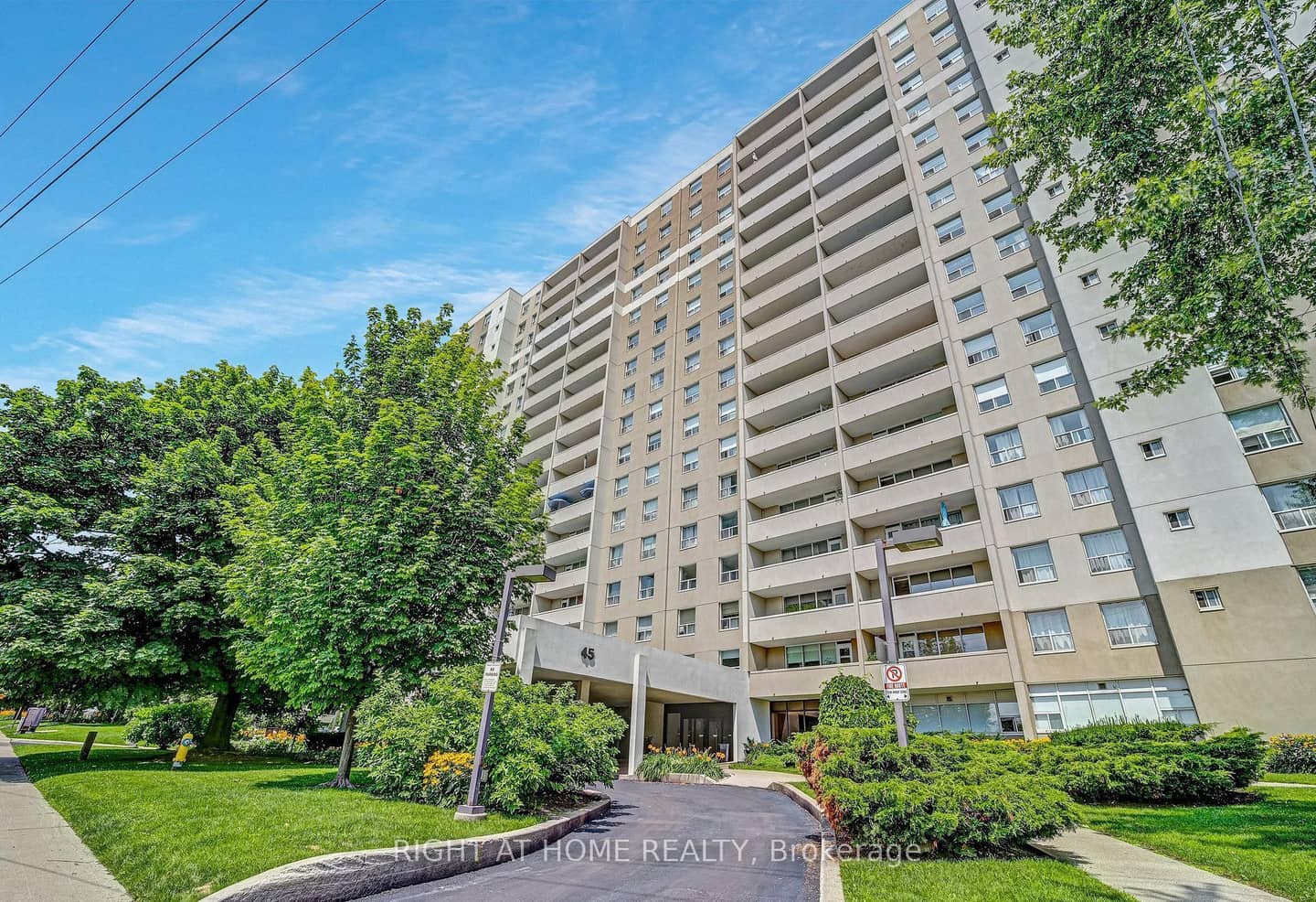 45 Southport Street 1102, Toronto, ON M6S 3N5