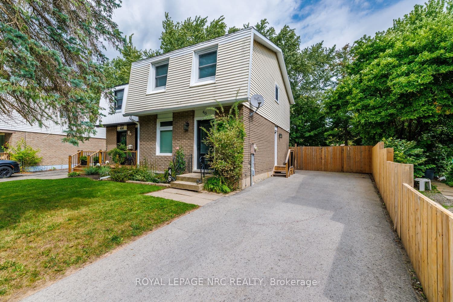 46 GRAYSTONE Crescent, Welland, ON L3C 6G7