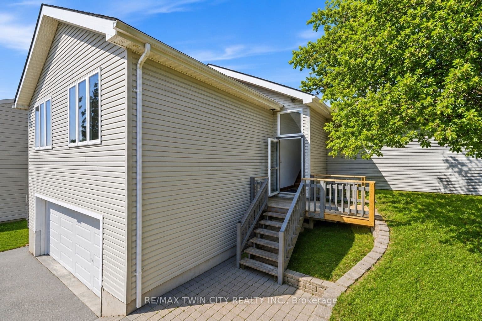 980 Ritson Road N, Oshawa, ON L1G 6Z5