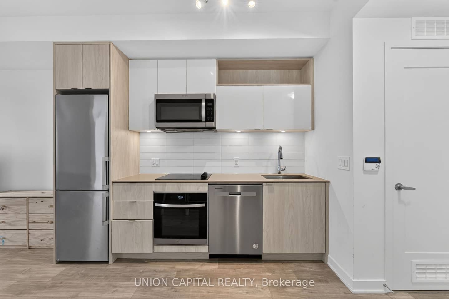70 Princess Street 609, Toronto, ON M5A 0X6