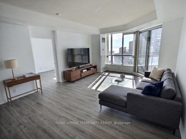 230 Queens Quay W 2322, Toronto, ON M5J 2Y7
