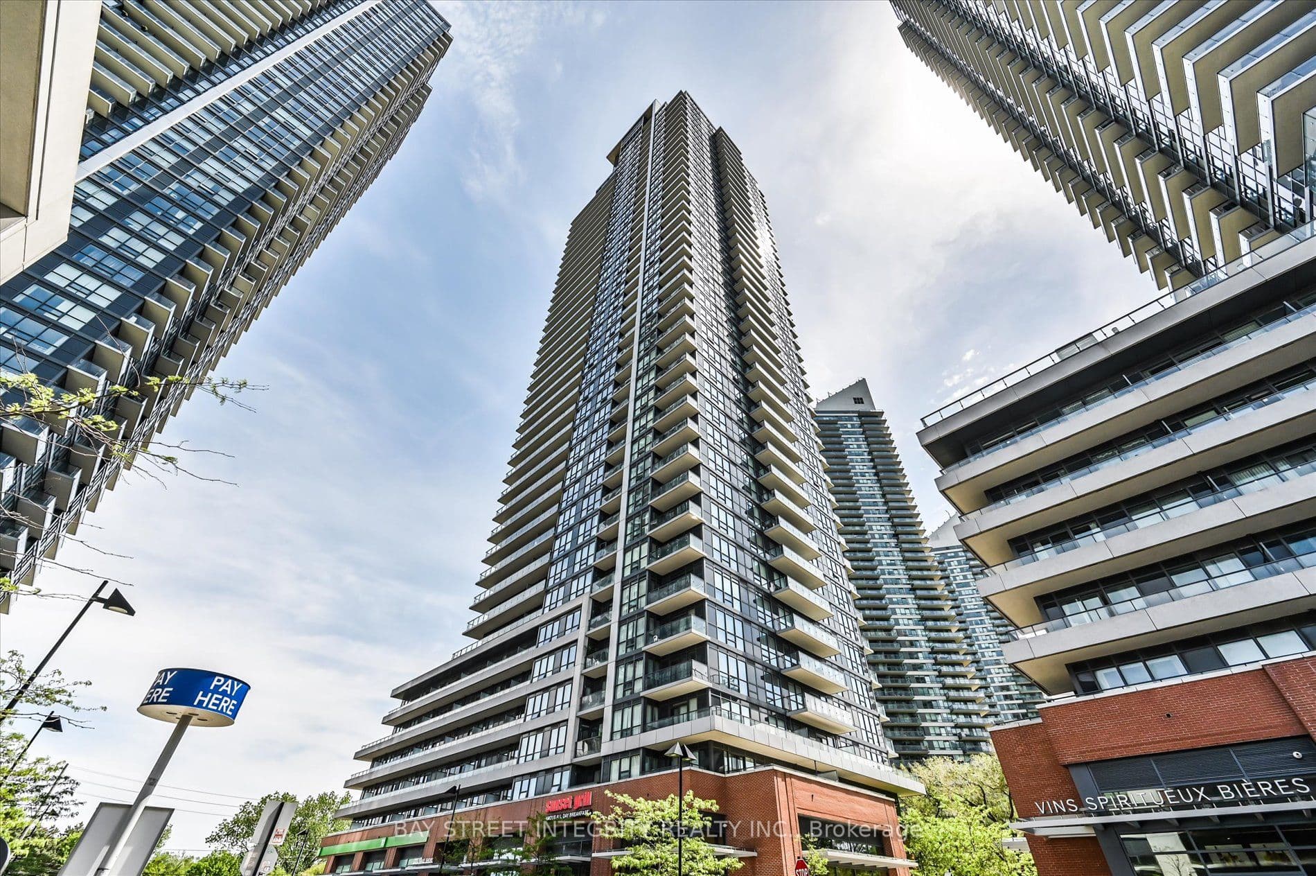 2212 Lake Shore Boulevard W 2001, Toronto, ON M8V 0C2