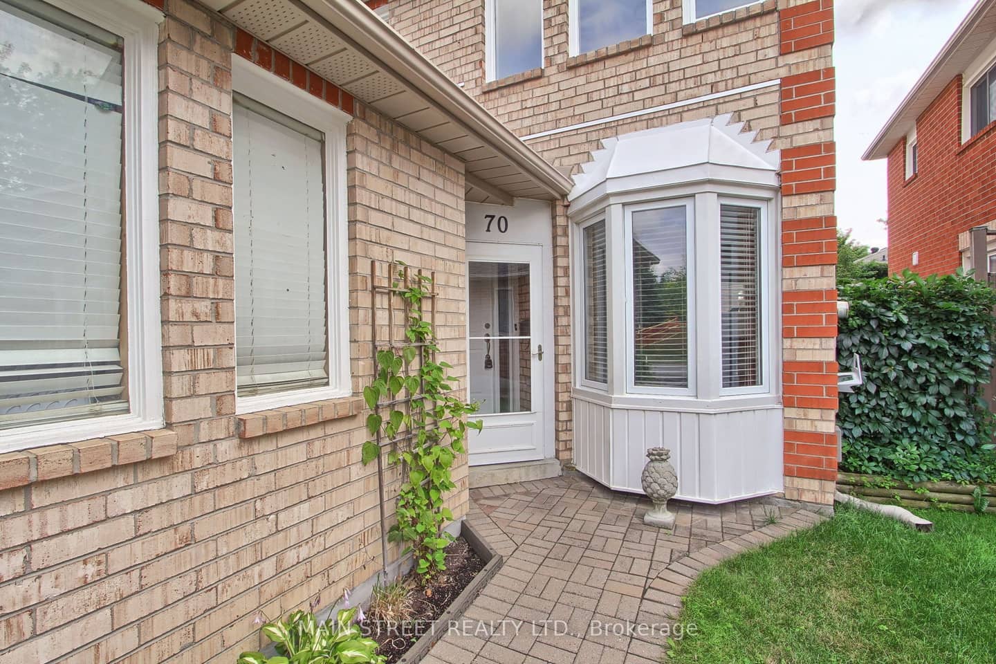 70 Dunsmore Crescent, Richmond Hill, ON L4C 0C5