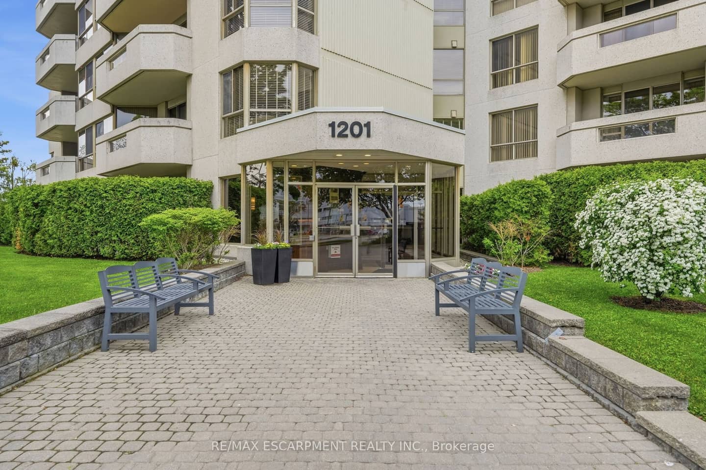 1201 North Shore Boulevard E 1003, Burlington, ON L7S 1Z5
